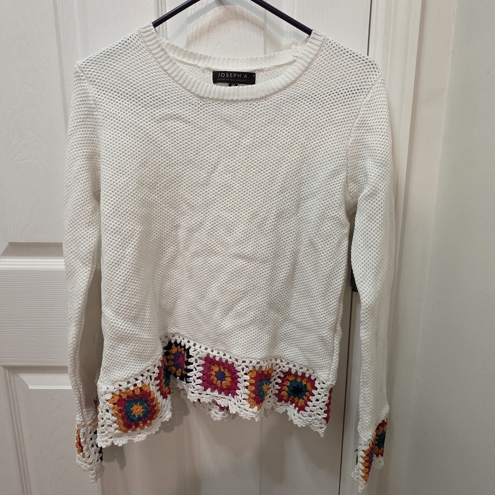 Joseph A White Crochet Trim Sweatshirt